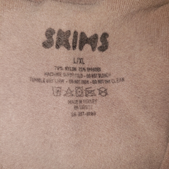 CT271 SKIMS SEAMLESS SCULPT LOW BACK THONG BODYSUIT SIENNA L/XL - Picture 3 of 3